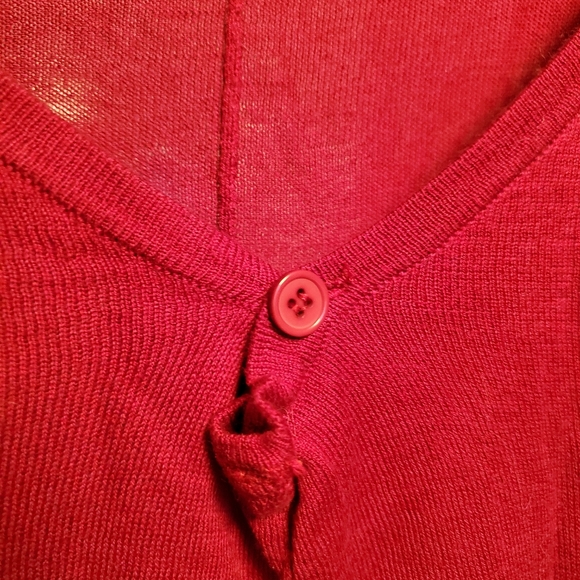 Press cherry red dolman sleeve knit long sleeve v-neck top w/ button detail NWOT - Picture 3 of 9